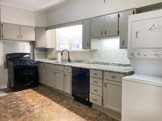 Photo - 3136 W 40th St Unit Lower