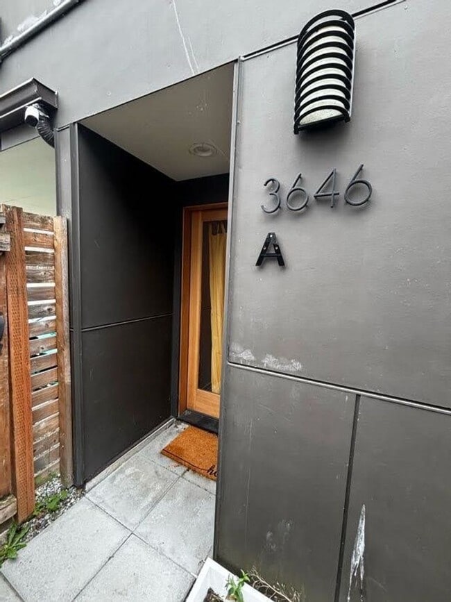 Photo - Modern Townhome For Lease Near Columbia City | 2 Bed | 2.5 Bath | A/C | Covered Parking