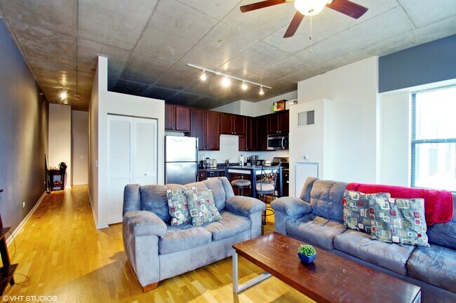 Photo - 1122 W Catalpa Ave Unidad 414