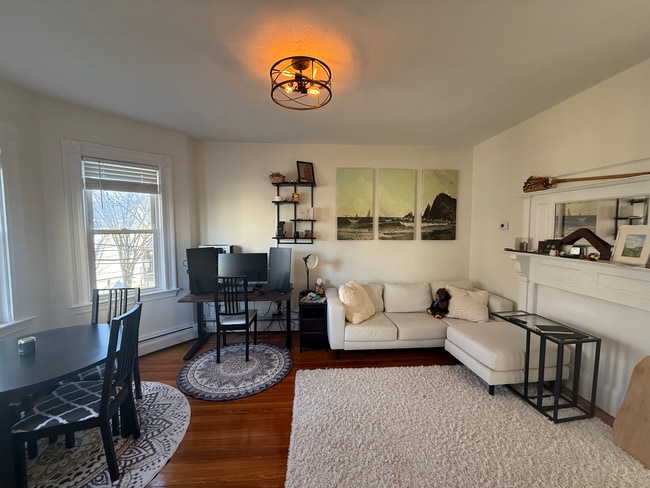 Building Photo - 24 Granite St Unit 2 Beds 1 Bath Apartment Near Union Square