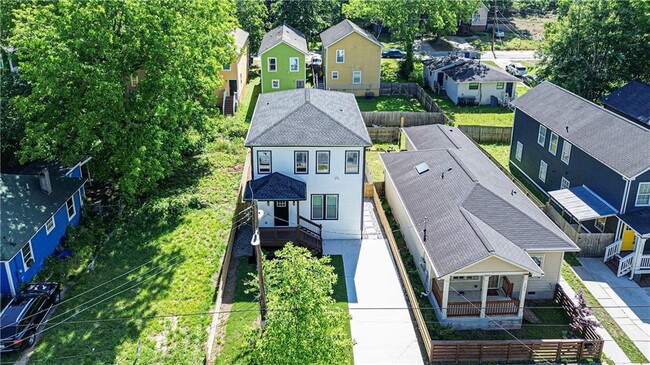 1166 McDaniel St SW