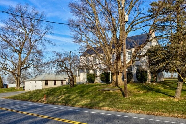 Photo - 825 Beaver Valley Pike