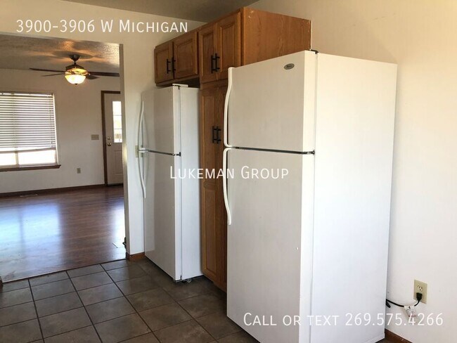 Photo - 3900-3906 W Michigan-