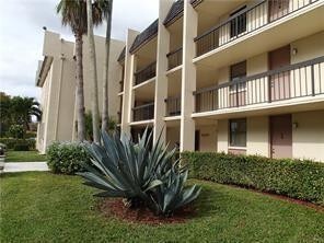 Building Photo - 8433 Forest Hills Dr Unit 103