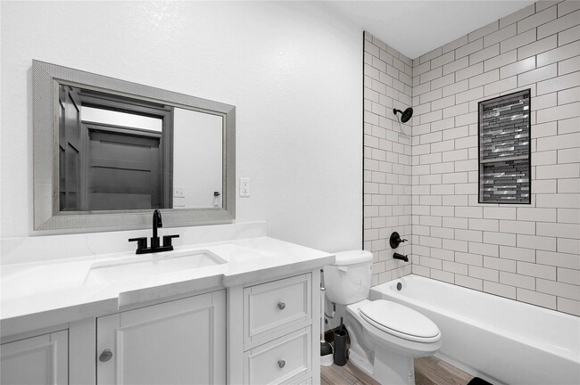 Photo - 3625 Lydia St