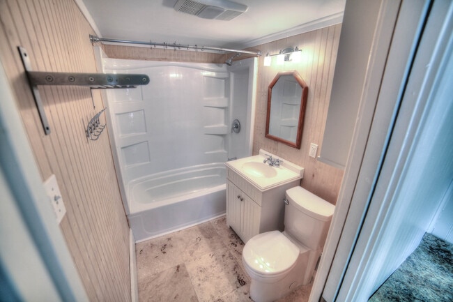 Photo - 2606 S Carrollton Ave Unidad Apt B