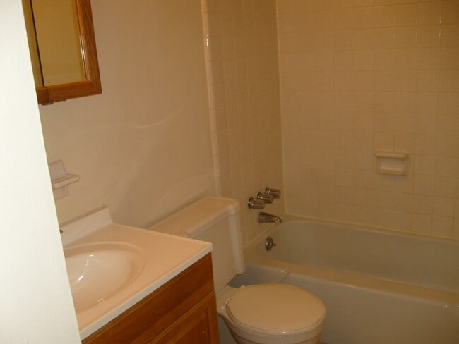 1700 SW 16th Ct Unit E04