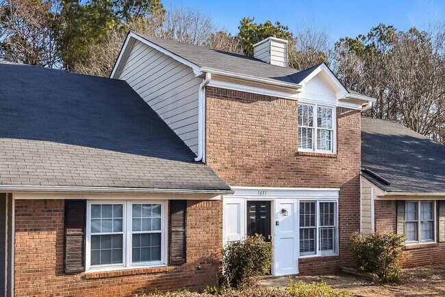 Photo - 1651 Winchester Way SE