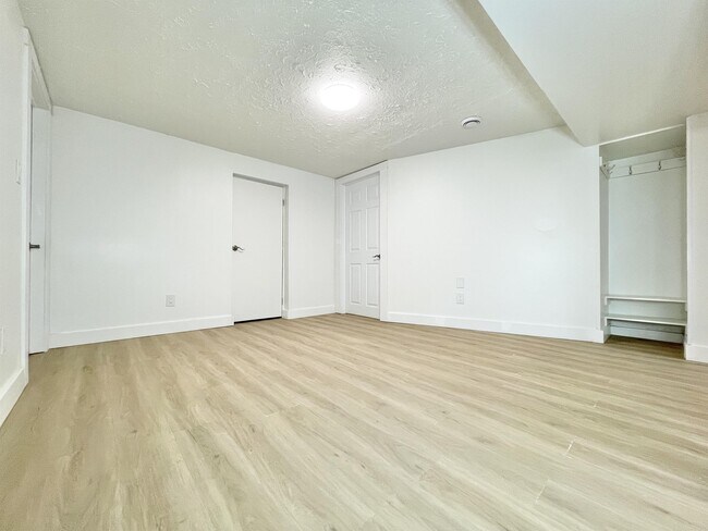 Photo - 428 Thorold Rd Unit 3