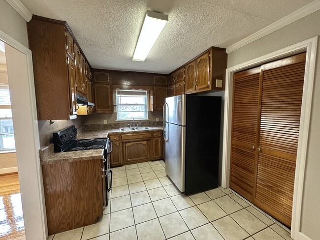 Photo - 637 Blanton Ln