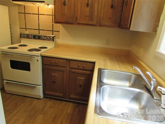 Photo - 1260 Fieldstone Rd