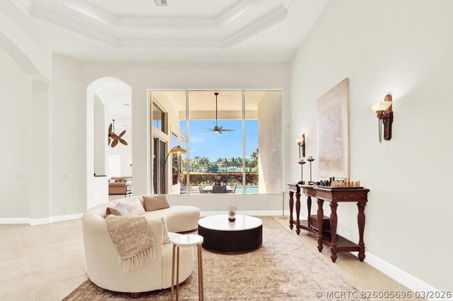 528 Les Jardin Dr