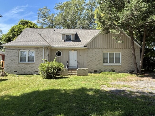 Building Photo - 1417 Ebenezer Rd Rental