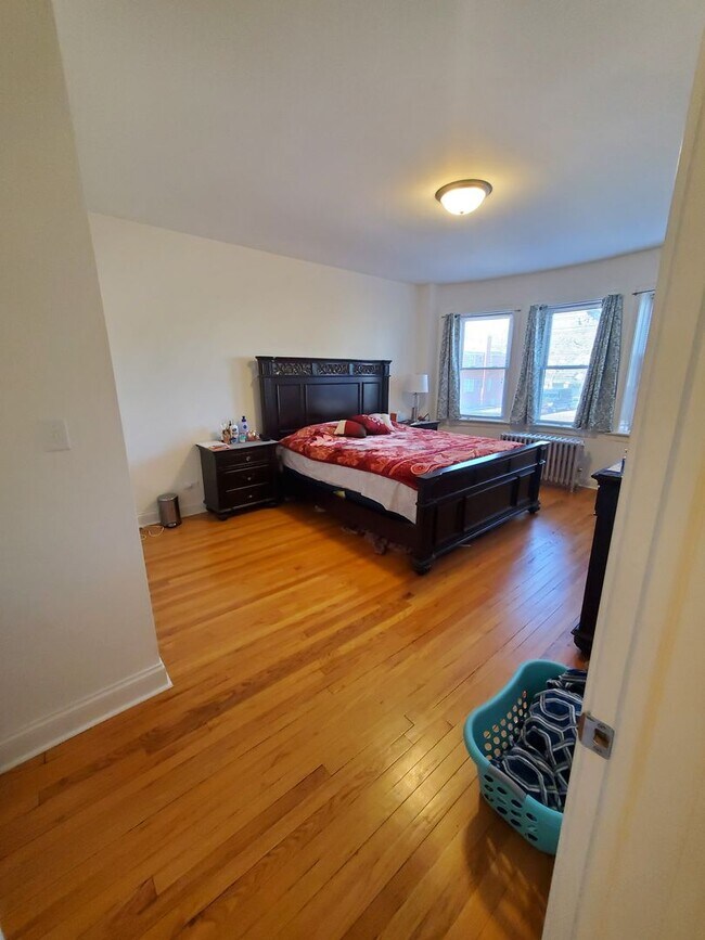 Photo - North Park Renovated Three Bedroom / Two Bathroom Unit 3401B-1