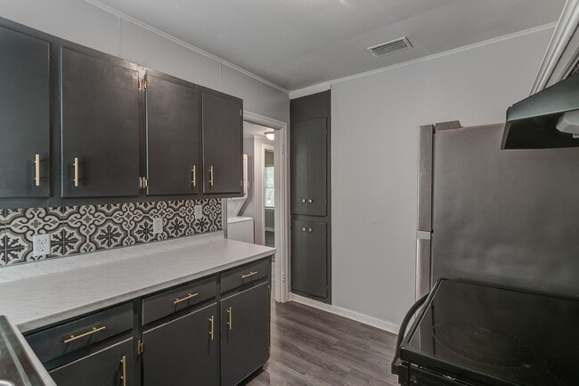 Photo - 175 Primrose Ave