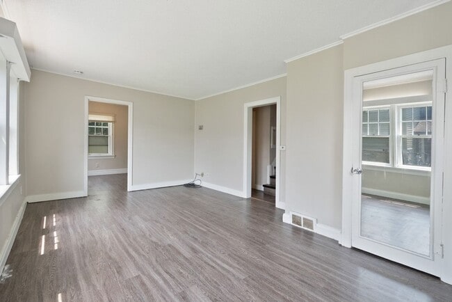 Photo - 1317 State St