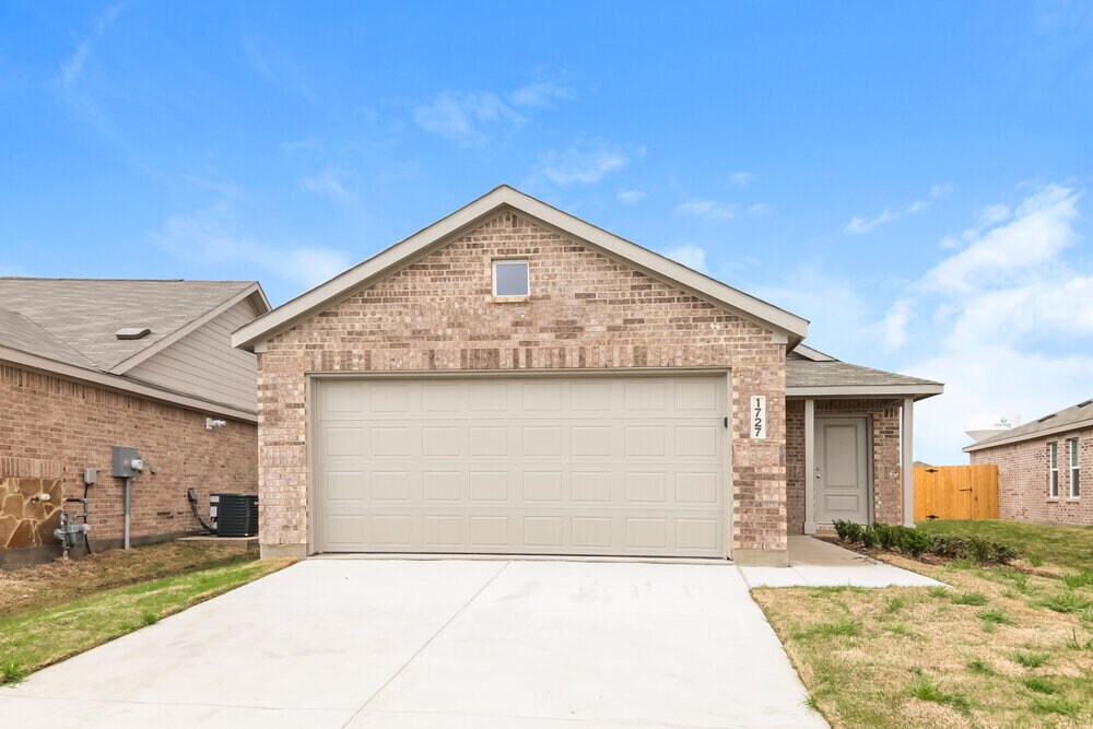 Photo - 1727 Crossbill St