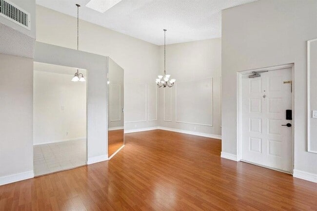 Photo - 13770 Oneida Dr