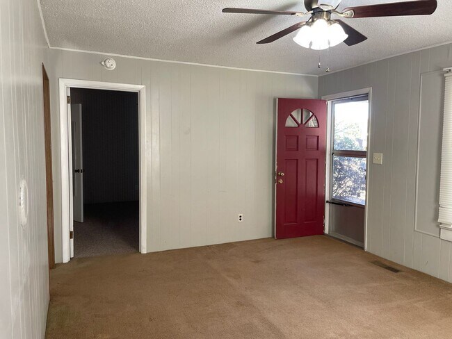 Photo - NICE CLEAN COUNTRY HOME, 3 BDRM 1.5 BA