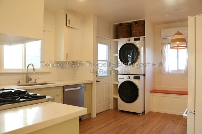 4727 E Colorado St Unit B