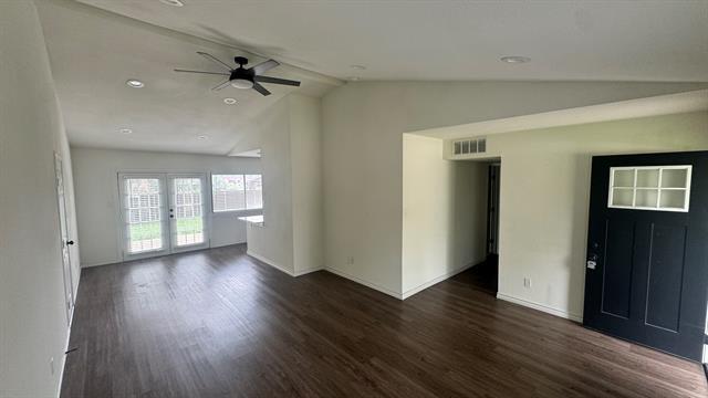 Photo - 500 Scarlet Oak St