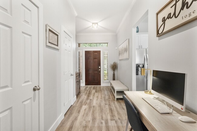 Building Photo - 6707 Oakbranch Manor Ln