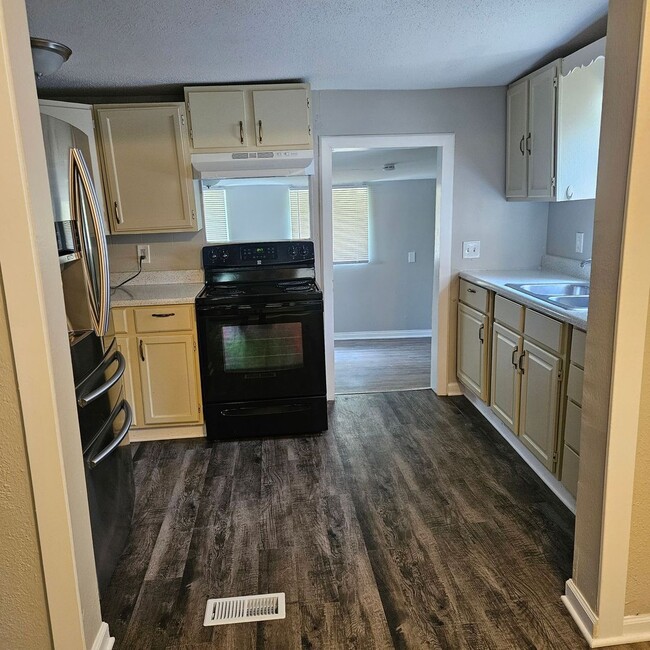 Photo - Charming 2 Bedroom Home in Independence!