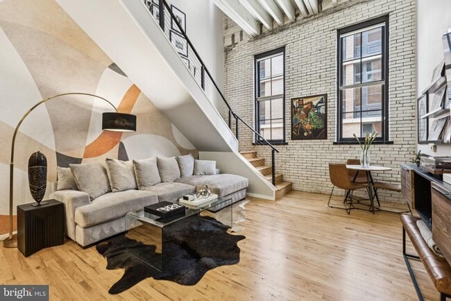 Building Photo - 437 New York Ave NW Unit Y26