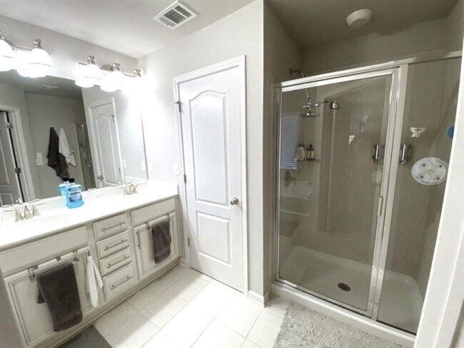 Photo - 1962 Brightleaf Way