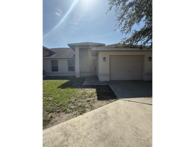 Building Photo - 2-bedroom 2 bath 2 duplex with garage! NOW... Rental