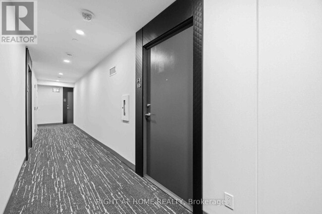 Photo - 8 Wellesley St E Unit 5110