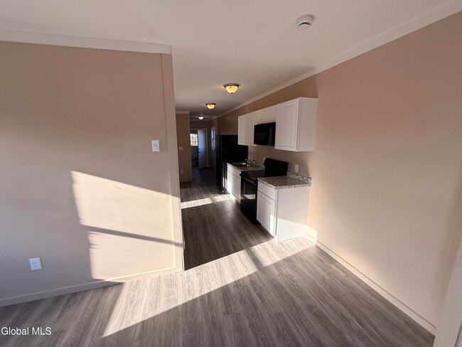 Photo - 92 Main St Unit Upper