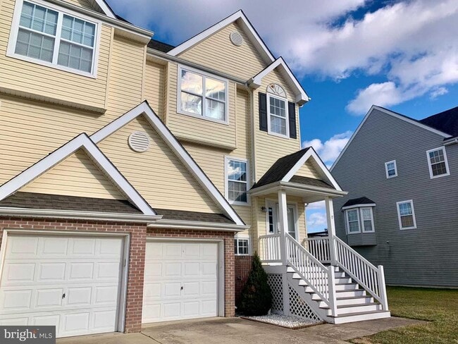 Photo - 351 Paradee Dr