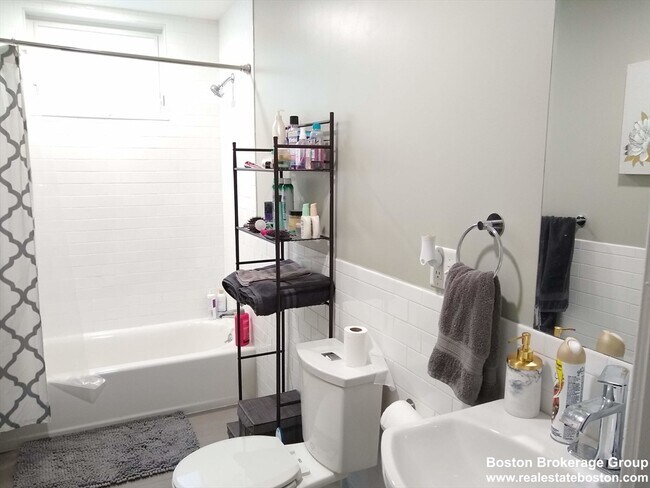 Photo - 17 Ashley St Unit 1