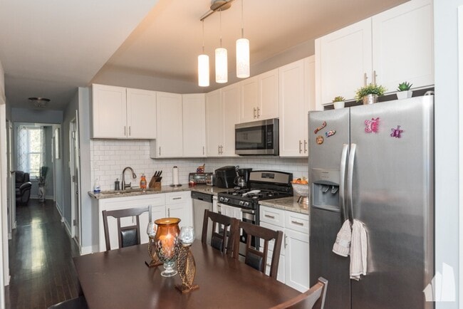 Photo - 1431 N Springfield Ave Apartamentos Unidad 2