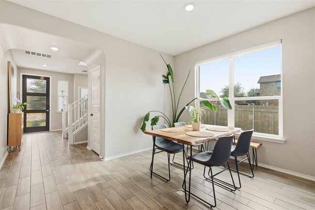 Photo - 1506 Dragonfly Loop