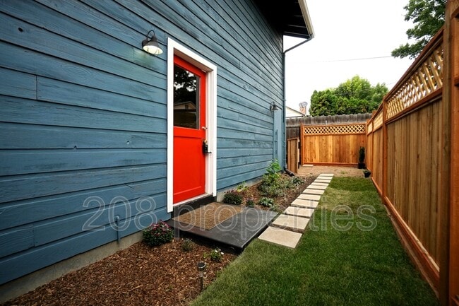 Building Photo - 1615 N 7th St Rental