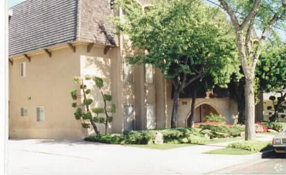 910 Enterprise Avenue