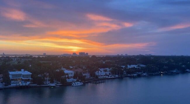 Photo - 5600 Collins Ave Unidad 11P