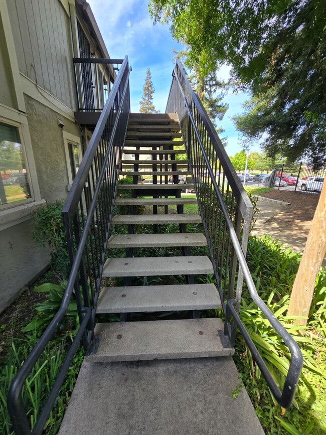 102 Luna Grande Cir Unit 6