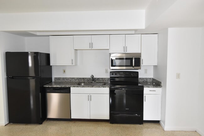 Photo - 2472 NE 5th Ave