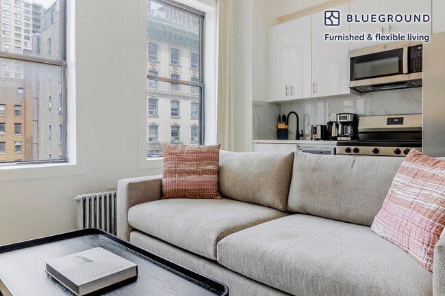 Building Photo - 161 W 54th St Rental