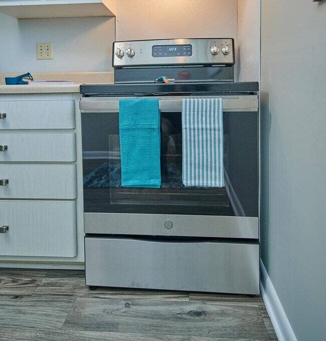 Photo - Seven Oaks Apartments