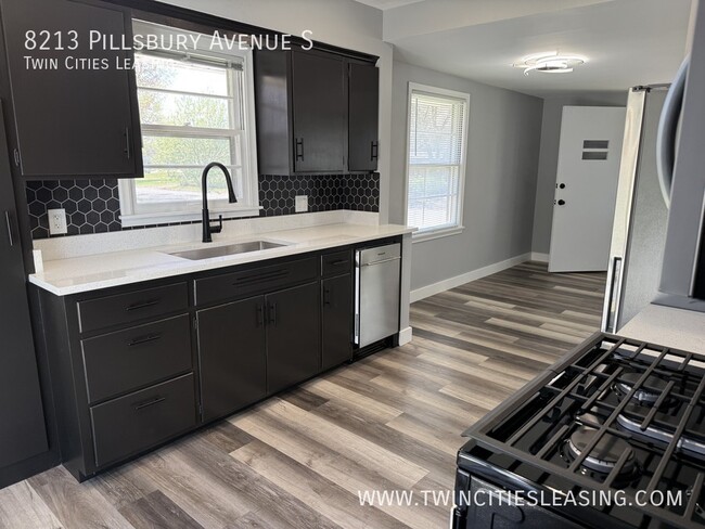 Photo - 8213 Pillsbury Ave S House