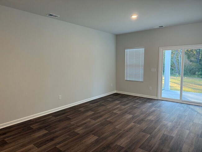 Photo - 1033 Arborwood Ln SW