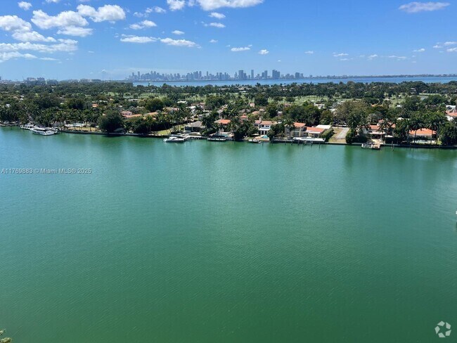 Building Photo - 5900 Collins Ave Unit 1505 Rental