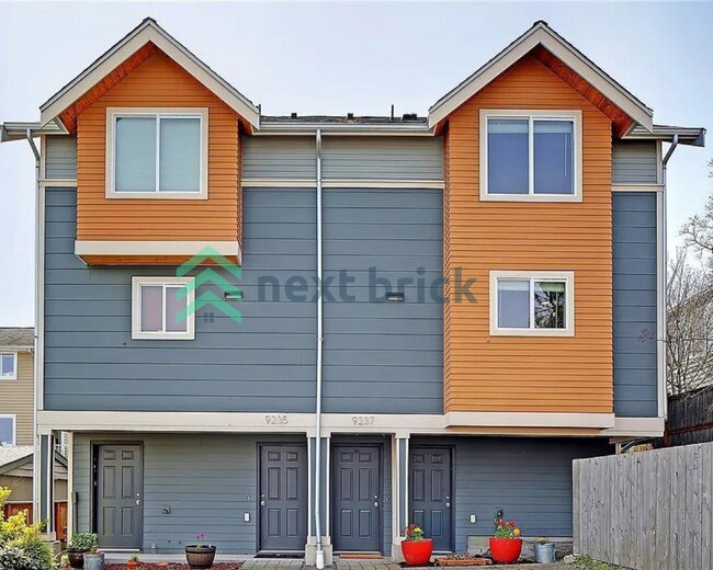 Building Photo - Welcome to this charming 3-bedroom, 2-bathroom home