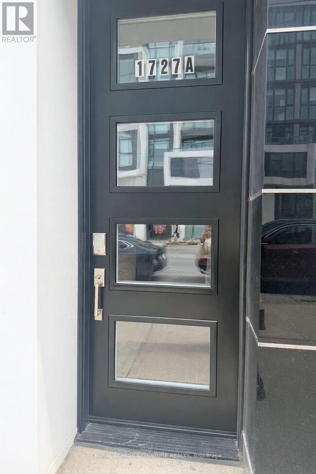 Photo - 1727a Bayview Ave