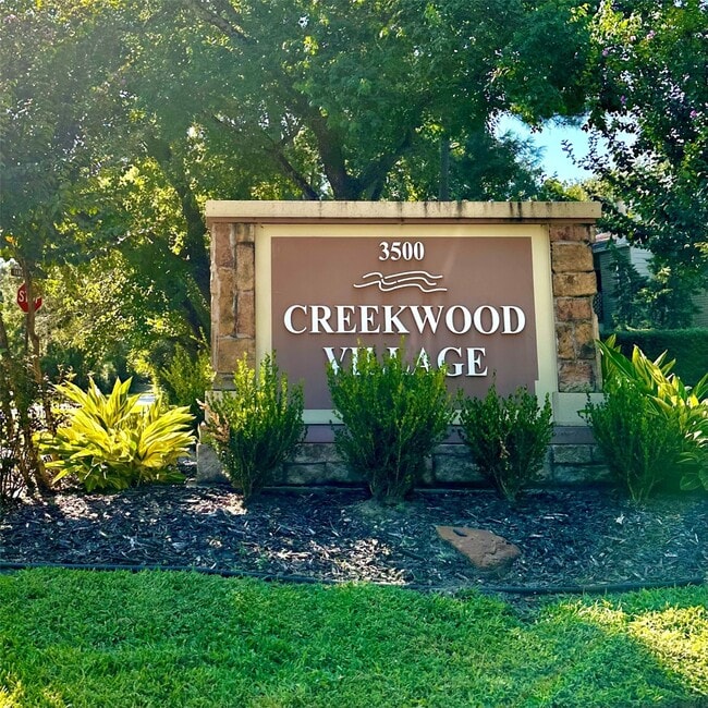 Building Photo - 3500 Tangle Brush Dr