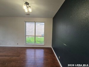 Photo - 712 Moss Wood